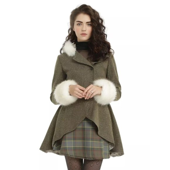 Hot Topic Jackets & Blazers - Hot Topic Claire Outlander Olive Green  Coat with Faux Fur Trim